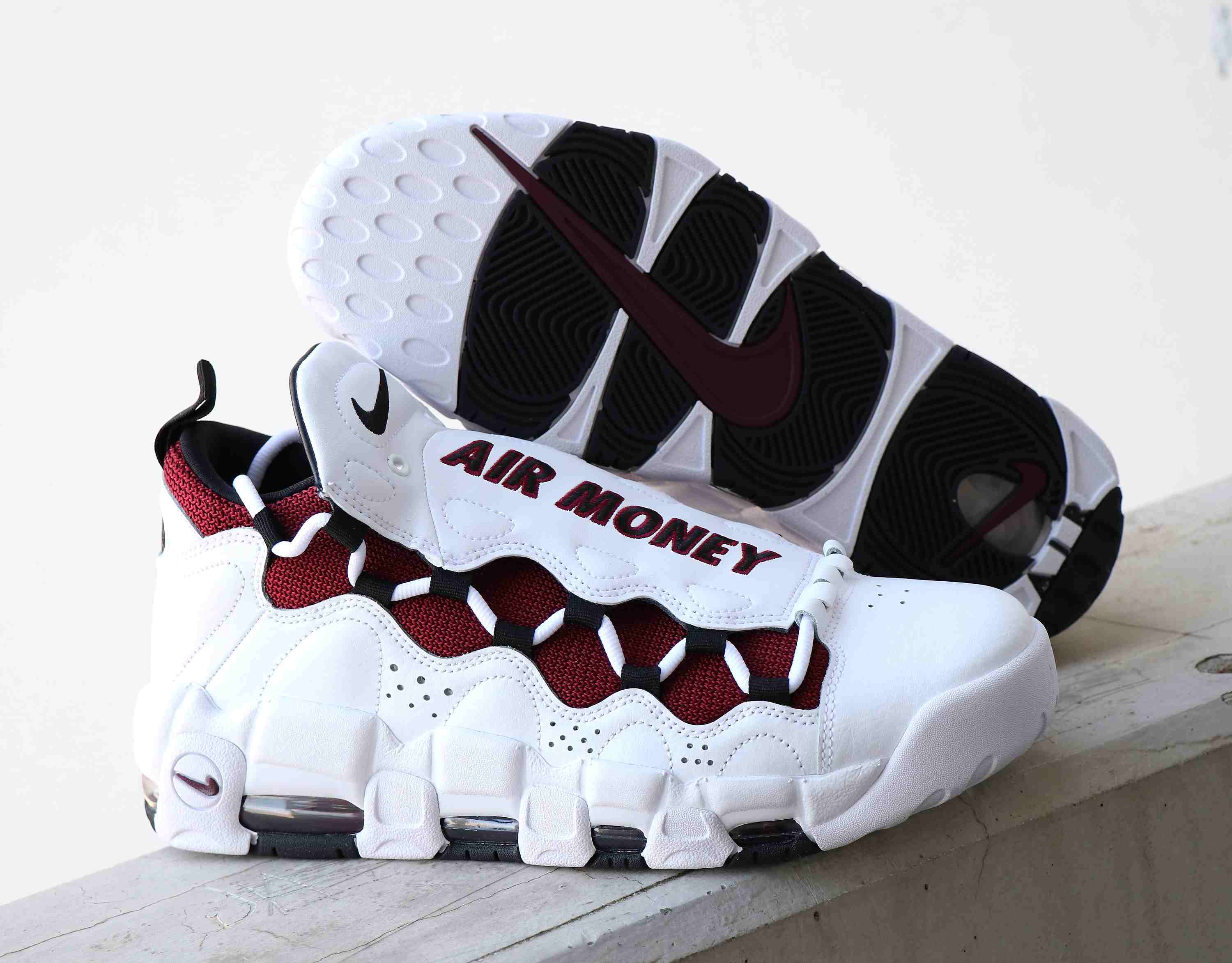 La Air Money et la More Uptempo s associent pour former la Nike Air More Money Blog basketball Basket4Ballers